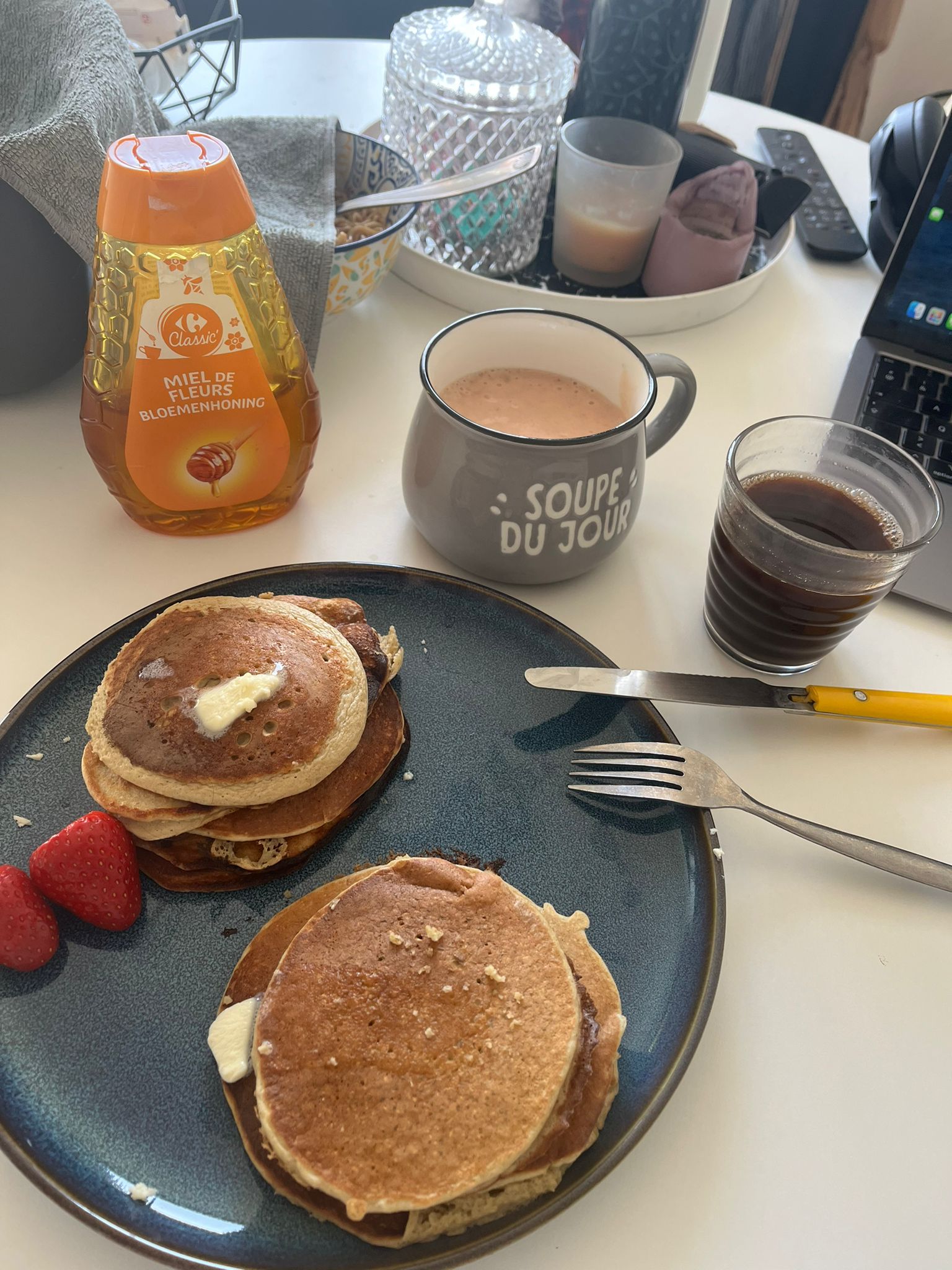pancakes with honey and coffee